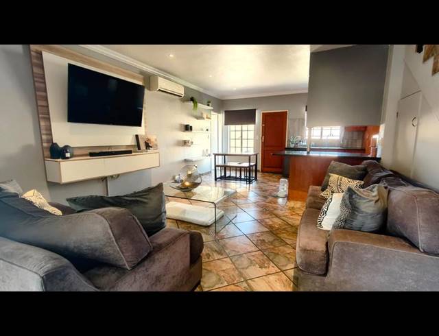 2 BEDROOM TOWNHOUSE FOR SALE IN ANNLIN